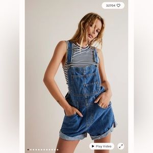 FREE PEOPLE — WE THE FREE ZIGGY SHORTALLS — SIZE SMALL — NEW